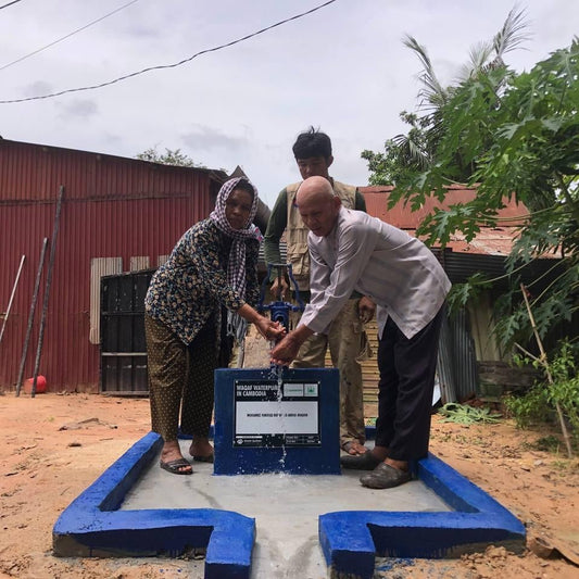 Build a Waterwell in Cambodia | Waterpump - Qohyrah